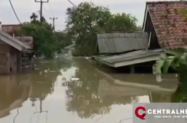 Banjir Rendam Ratusan Rumah di Desa Karangligar, Karawang