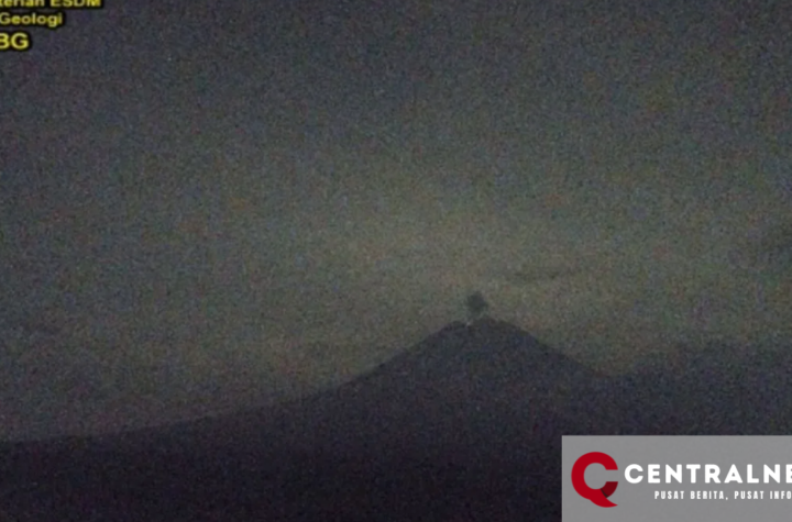 Gunung Semeru Meletus dengan Kolom Abu Setinggi 600 Meter pada Selasa Malam