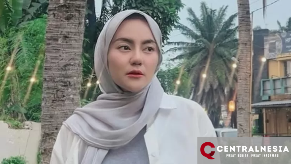 Selebgram Siti Septi Ariyanti Dikhianati Saat Menunaikan Umrah, Barang Ini Ditemukan di Kamar Mandi