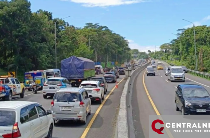 Kecelakaan Beruntun Libatkan Lima Kendaraan di Tol Cipularang KM 97+200